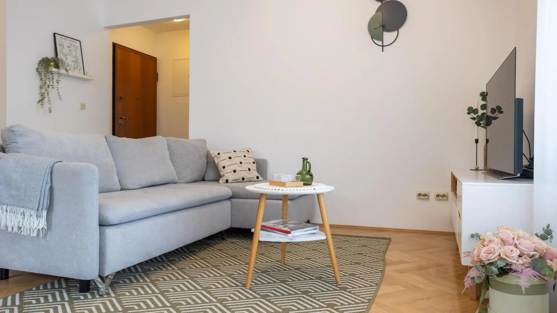 Split Znjan Beach Apartment With Parking 0*,  Croatia