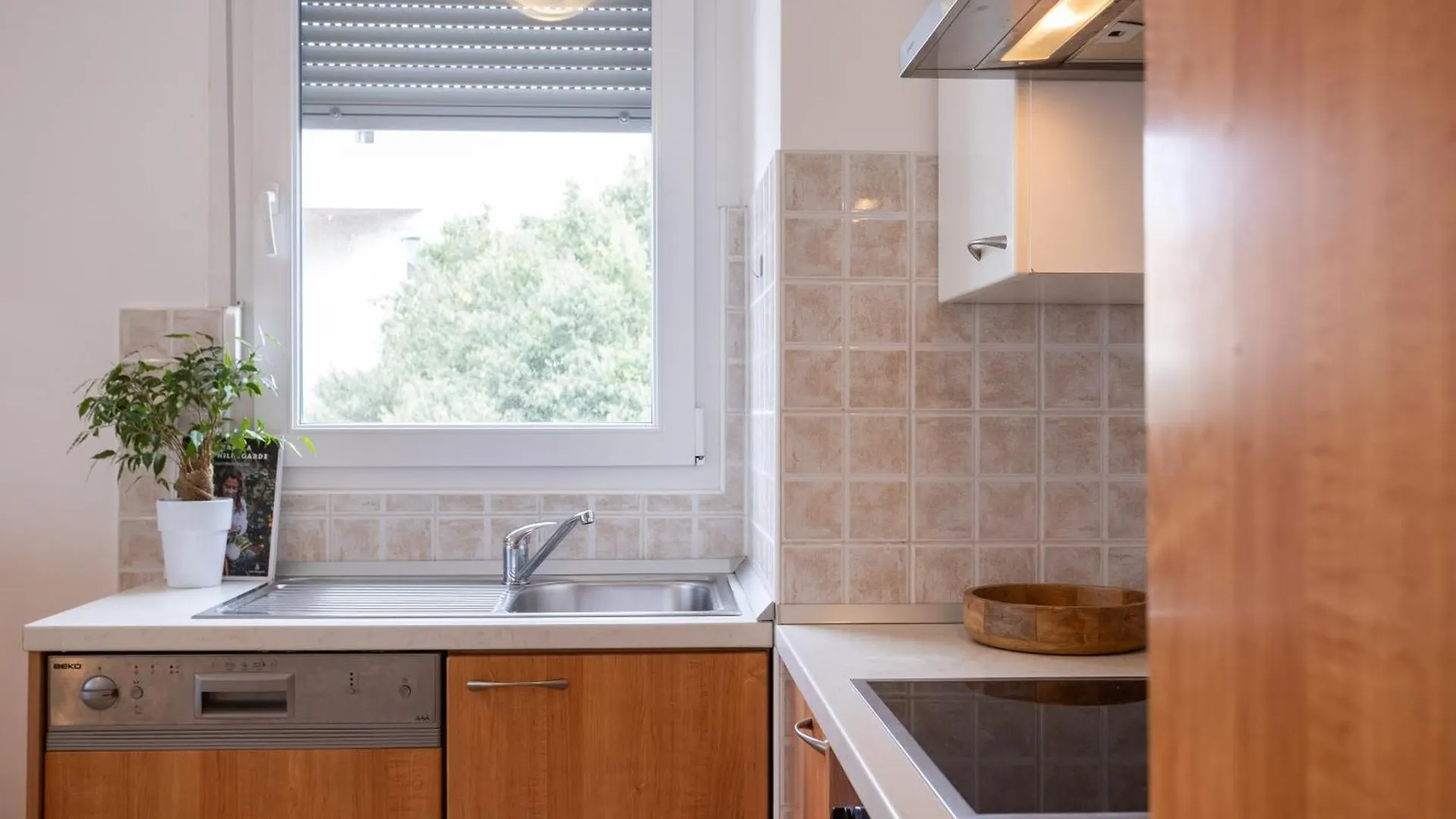 Split Znjan Beach Apartment With Parking Croatia