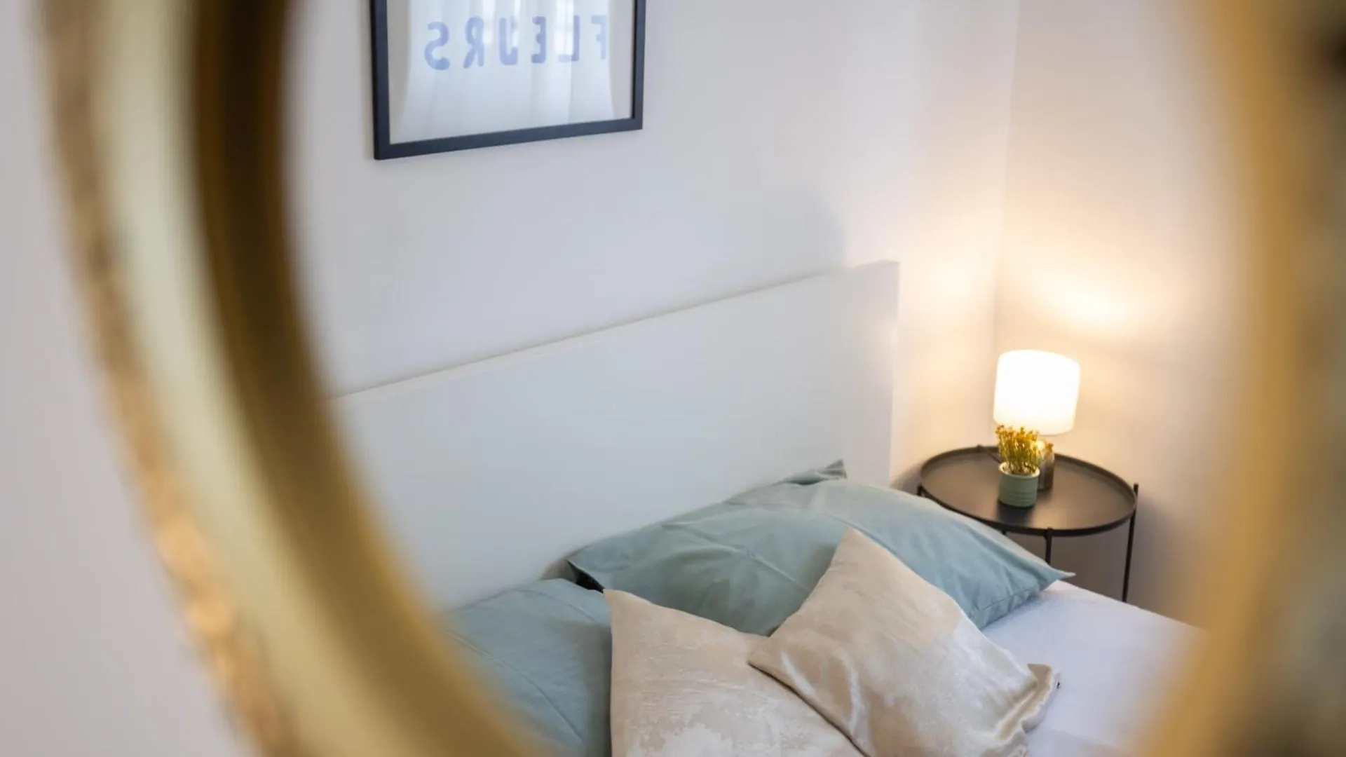 Split Znjan Beach Apartment With Parking Croatia